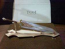 TERA: The Exiled Realm of Arborea - Сувенирные фигурки оружия из TERA